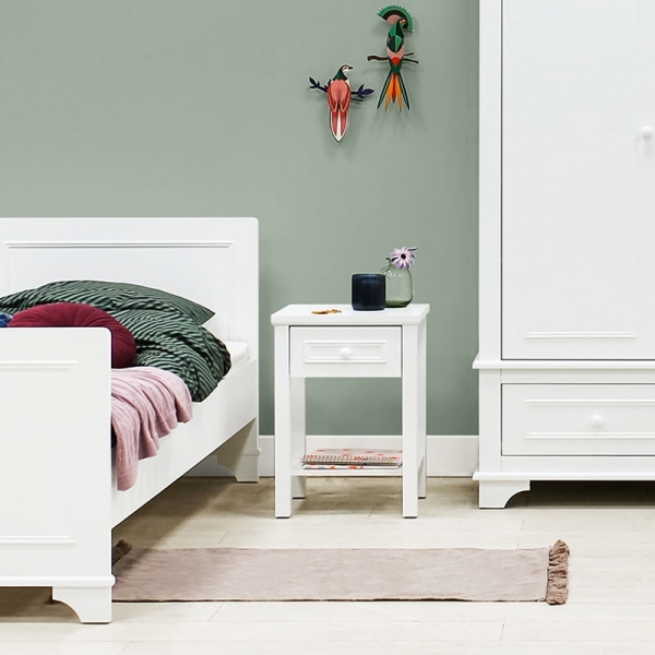 MESITA DE NOCHE CHARLOTTE BLANCO x Bopita. Diseño muebles estilo clásico  para dormitorios infantiles